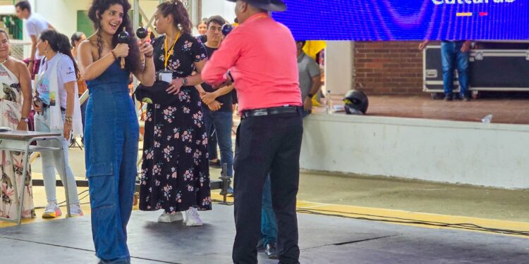 Ministra de las Culturas visitó Yopal y destacó el programa “Artes para la Paz” en la IE Lucila Piragauta