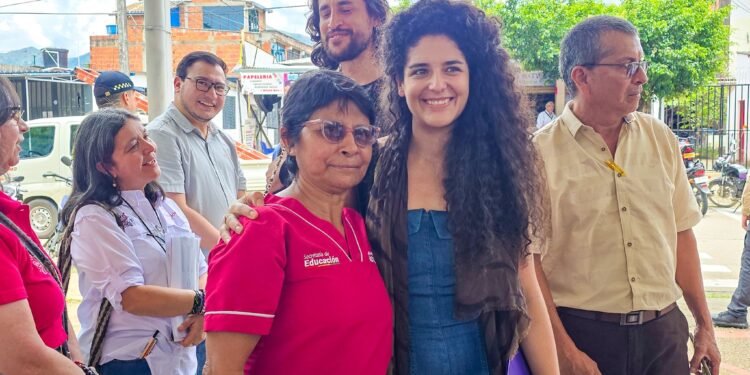 Ministra de las Culturas visitó Yopal y destacó el programa “Artes para la Paz” en la IE Lucila Piragauta