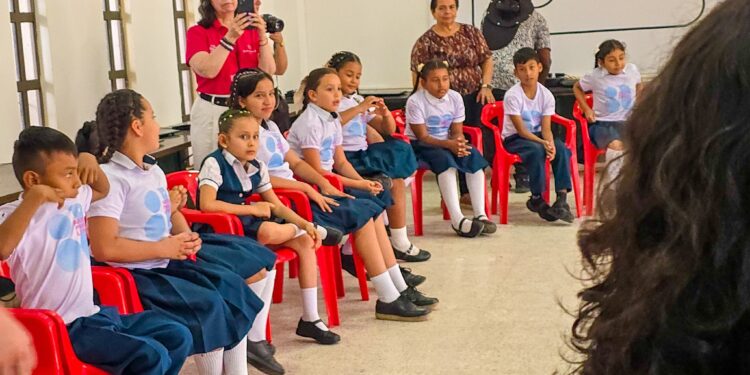 Ministra de las Culturas visitó Yopal y destacó el programa “Artes para la Paz” en la IE Lucila Piragauta