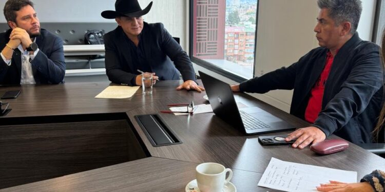 Revisión de proyectos viales en Casanare durante reunión con INVÍAS