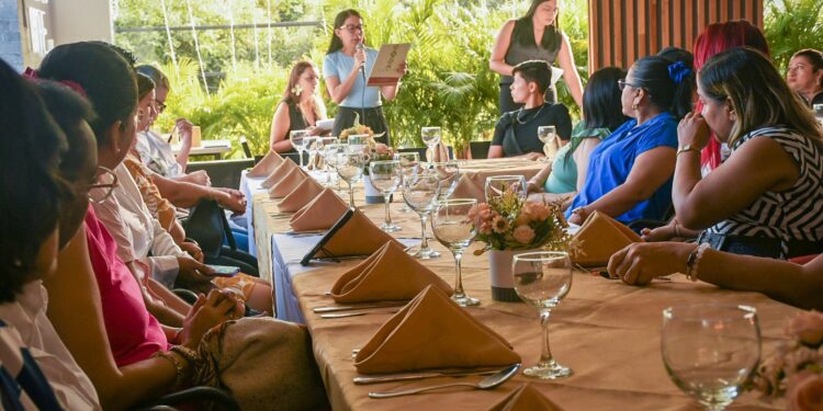 Alcaldía de Yopal rinde homenaje a su equipo de atención al ciudadano por su invaluable labor