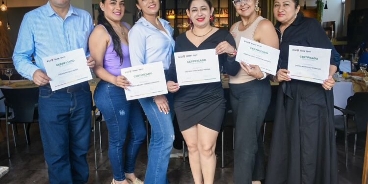 Alcaldía de Yopal rinde homenaje a su equipo de atención al ciudadano por su invaluable labor