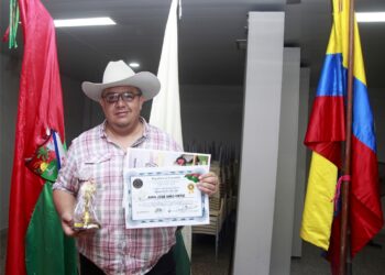 Fotógrafo de Diario de Casanare es reconocido como uno de los 100 grandes líderes de Arauca