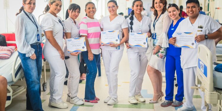 El Hospital Regional de la Orinoquía reconoce a estudiantes de Unisangil por culminar su práctica formativa