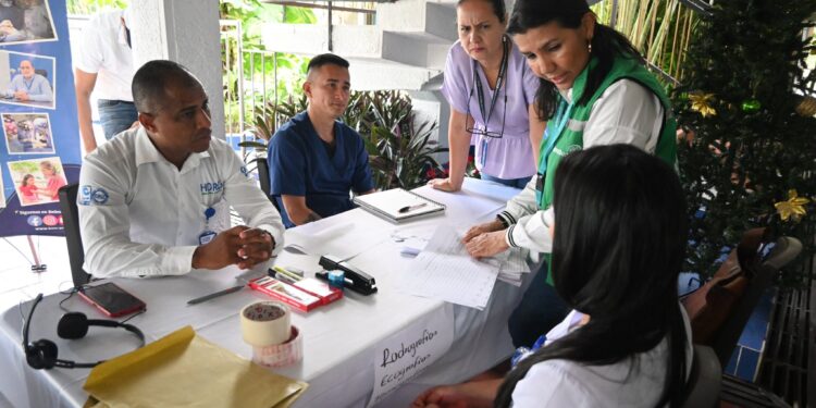 El Hospital Regional de la Orinoquía participa activamente en el “Diálogo con el Superintendente” para atender a la comunidad