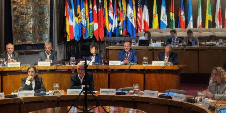 Gobierno de la Unidad es presentado como referente internacional de gobernanza subnacional en la CEPAL