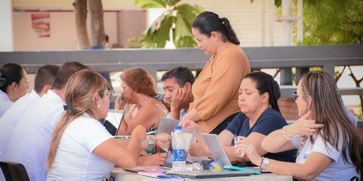 Ahorre tiempo obteniendo el certificado de eesidencia en línea