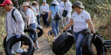 Alcaldía de Yopal, recupera la belleza del Parque La Iguana con jornada de limpieza y recolección de llantas