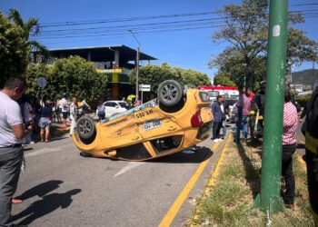 Taxi involucrado en aparatoso accidente en el casco urbano de Yopal