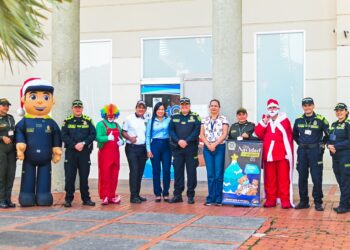 La Policía regional de Casanare lleva alegría a niños hospitalizados en navidad