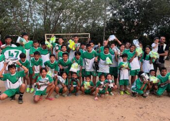 Gobernación llevó dotación deportiva al barrio Los Ángeles y benefició a 50 niños y niñas en Yopal