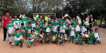 Gobernación llevó dotación deportiva al barrio Los Ángeles y benefició a 50 niños y niñas en Yopal