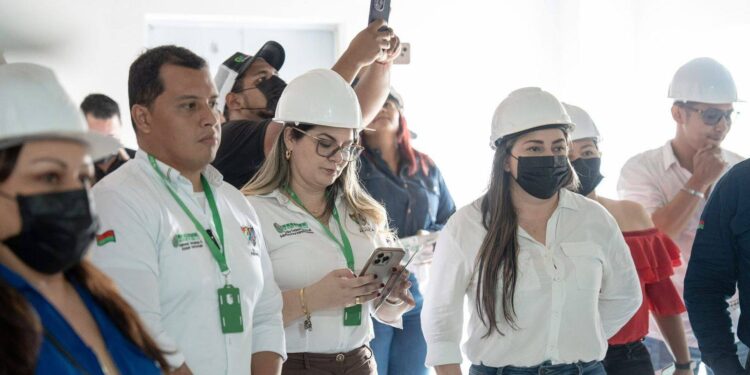 Gobernador de Arauca, Renson Martínez Prada, realizó un recorrido de inspección por las instalaciones del Hospital San Vicente de Arauca E.S.E.