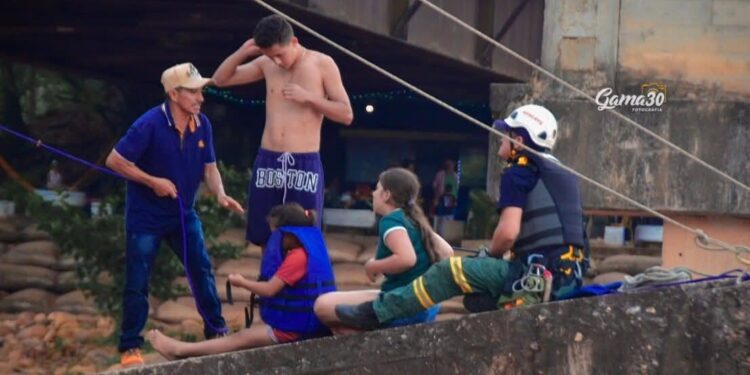 Atrapados por creciente del Río Tame en el Piedemonte Llanero