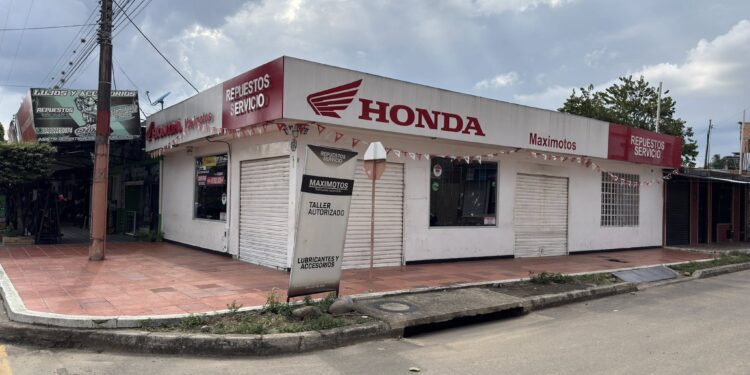 Concesionario de motos Honda en Paz de Ariporo amaneció con impactos de bala en su fachada