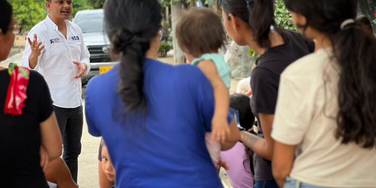 Política: Álvaro Mariño, candidato a la Cámara, recorre Aguazul y dialoga con la comunidad
