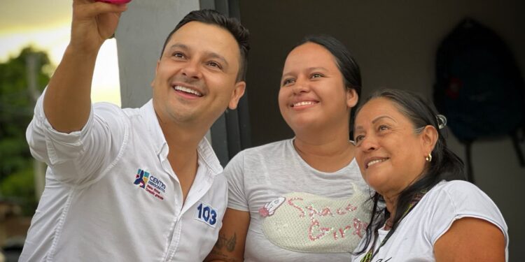 Política: Álvaro Mariño, candidato a la Cámara, recorre Aguazul y dialoga con la comunidad