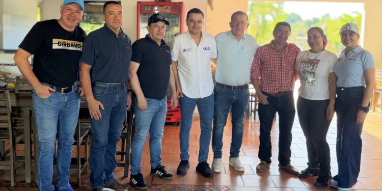 Candidato Álvaro Mariño del Centro Democrático #103 visitó Monterrey