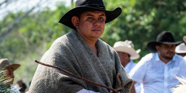 Al son del arpa y el relincho de los caballos, Tilodirán da inicio a sus Fiestas Tradicionales