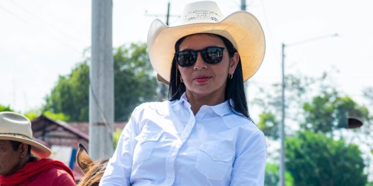 Al son del arpa y el relincho de los caballos, Tilodirán da inicio a sus Fiestas Tradicionales