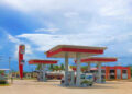 Gobierno del Cambio comenzará a bajar el precio de la gasolina tras saldar millonaria deuda heredada