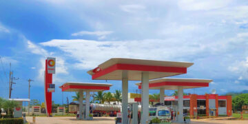 Gobierno del Cambio comenzará a bajar el precio de la gasolina tras saldar millonaria deuda heredada