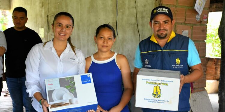 Tras incendio en su casa: familia humilde recibió ayuda del Gobernador