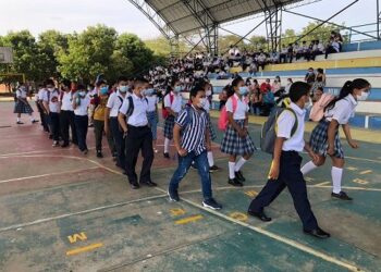 Cambian las vacaciones para colegios públicos en 2026 y sorprenden a padres de familia