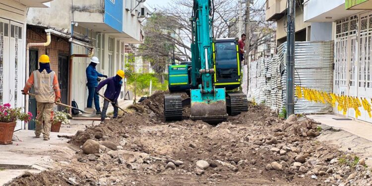 Tras 20 años de espera, el asfalto llega a la carrera 28 B: El fin de las promesas incumplidas