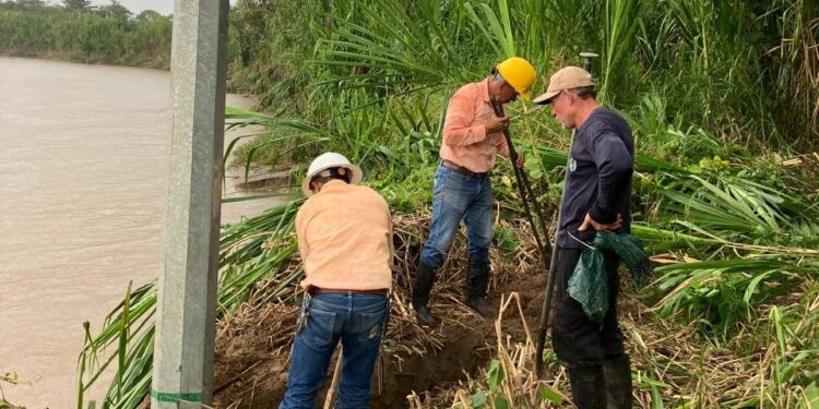 Se evita colapso de postería que dejaría sin energía a varios sectores rurales de Arauquita