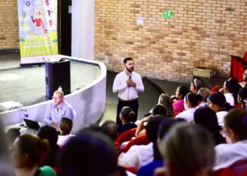 Autoridades de salud alistan inicio de vacunación contra el dengue para niños