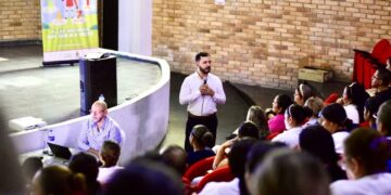 Autoridades de salud alistan inicio de vacunación contra el dengue para niños