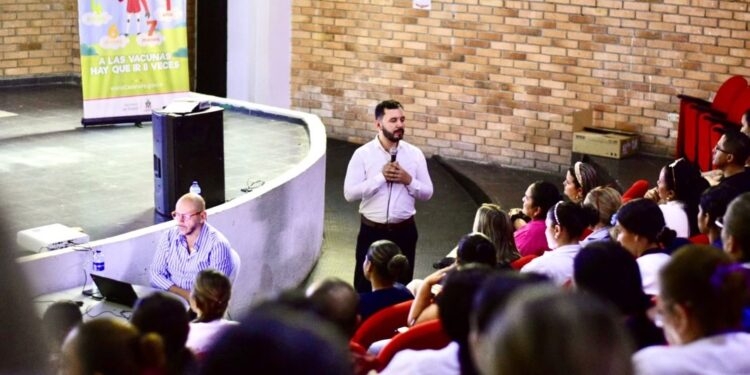 Autoridades de salud alistan inicio de vacunación contra el dengue para niños