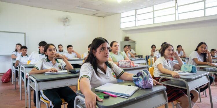 Inspirando sueños: Gobierno departamental visita a estudiantes y refuerza su compromiso con la educación