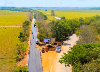 Avanza la transformación vial en Arauca: Inician obras de asfaltado en el sector Corocoro