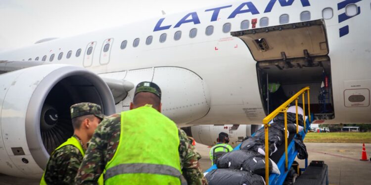 Envían más de seis toneladas de arroz como ayuda humanitaria al archipiélago de San Andrés, Providencia y Santa Catalina
