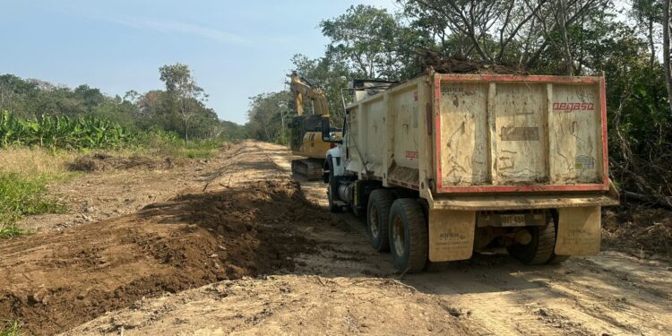 En Arauca, avanzan los trabajos de mejoramiento y protección del Dique Perimetral en el sector rural