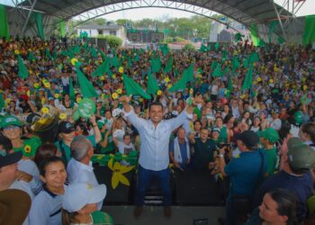 Diego García, candidato al Congreso, reafirma su compromiso con el liderazgo femenino en Yopal en vísperas del 8 de marzo