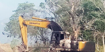 Fue incinerada maquinaria pesada perteneciente a la empresa Trinex, en la vereda San Rafael de Morichal, la noche anterior