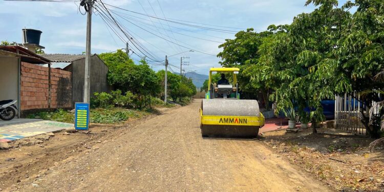 Inician obras de mejoramiento vial en Villa David; más de mil familias beneficiadas