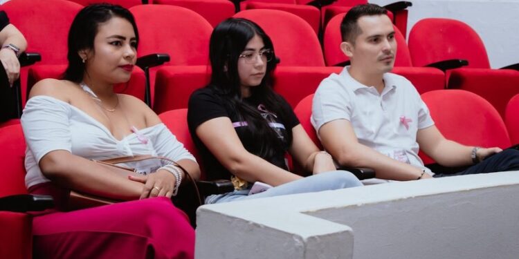 Yopal realiza primer rimposio para fortalecer la lucha contra el cáncer de mama y cuello uterino