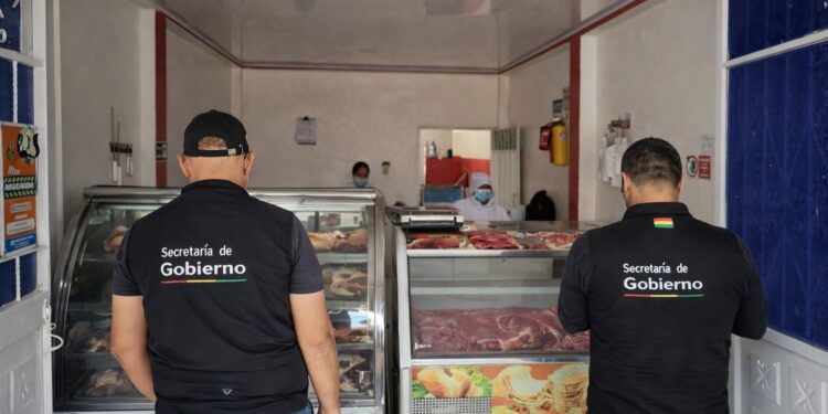 Realizan operativos de control sanitario a expendios de carne en El Morro