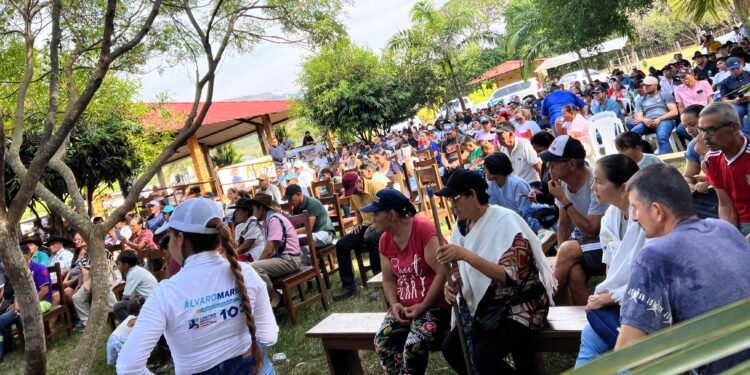 Candidato Álvaro Mariño refuerza su agenda legislativa en visita a la vereda Las Atalayas de Aguazul