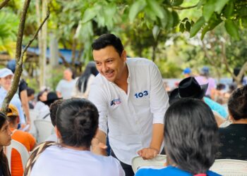 Candidato Álvaro Mariño refuerza su agenda legislativa en visita a la vereda Las Atalayas de Aguazul