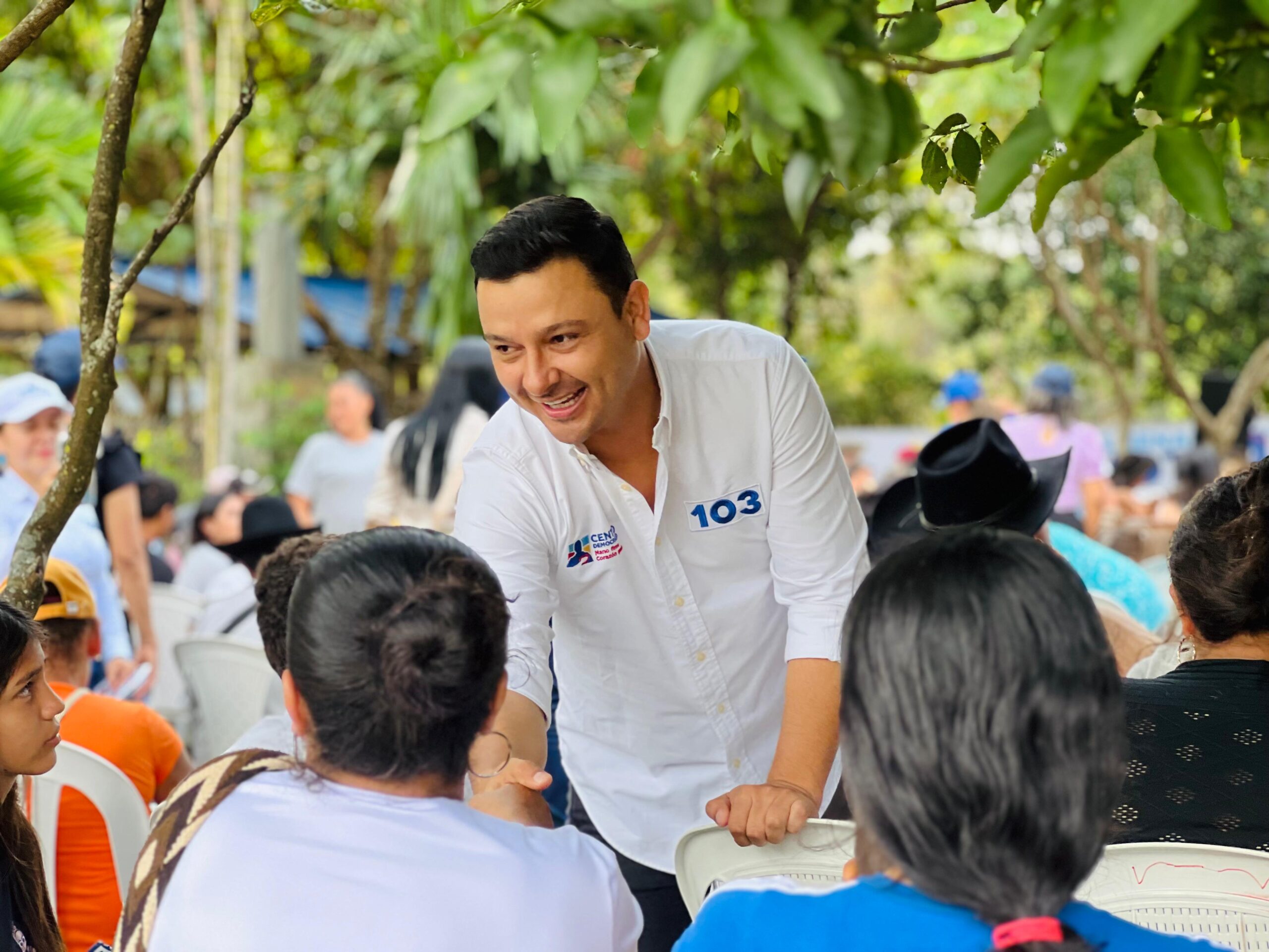Candidato Álvaro Mariño refuerza su agenda legislativa en visita a la vereda Las Atalayas de Aguazul