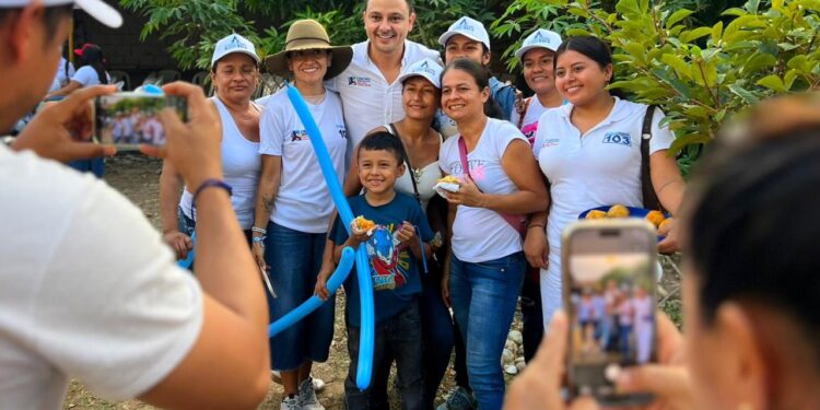 Álvaro Mariño suma apoyos en Monterrey y Paz de Ariporo en su carrera por una curul