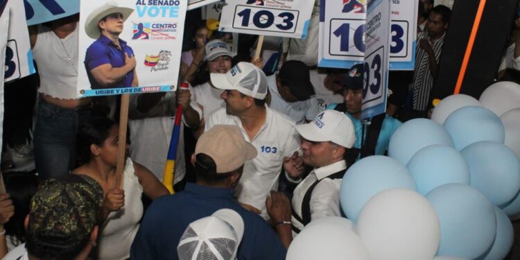 Álvaro Mariño cierra campaña en Paz de Ariporo enfocándose en propuestas locales