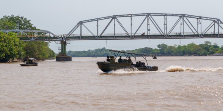 Operativo de seguridad en el río Arauca: Gobernación y Armada Nacional garantizan tranquilidad para la jornada electoral