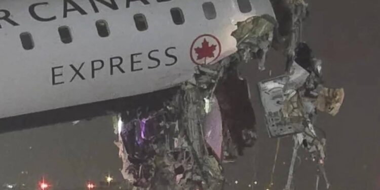 Tragedia en pista: avión colisiona con vehículo de emergencias en Nueva York