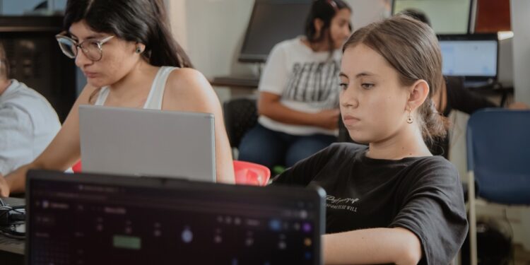 Se da inicio al primer curso 2026 en herramientas de Google para fortalecer competencias digitales